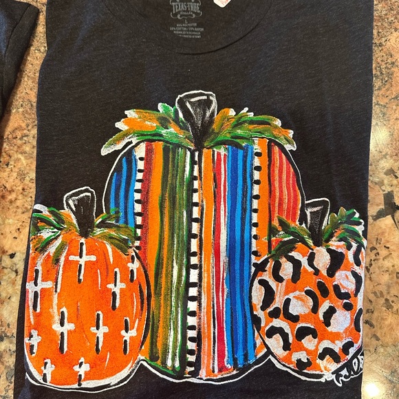 Boutique closed! These are new from Texas True Thread brand and oh so soft! - Picture 1 of 1